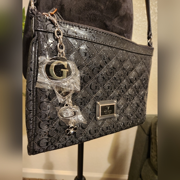 Like New Guess Purse - Picture 3 of 7